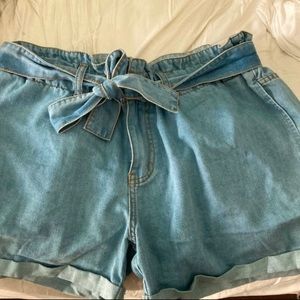 Super cute blue Jean paper bag shorts large/12